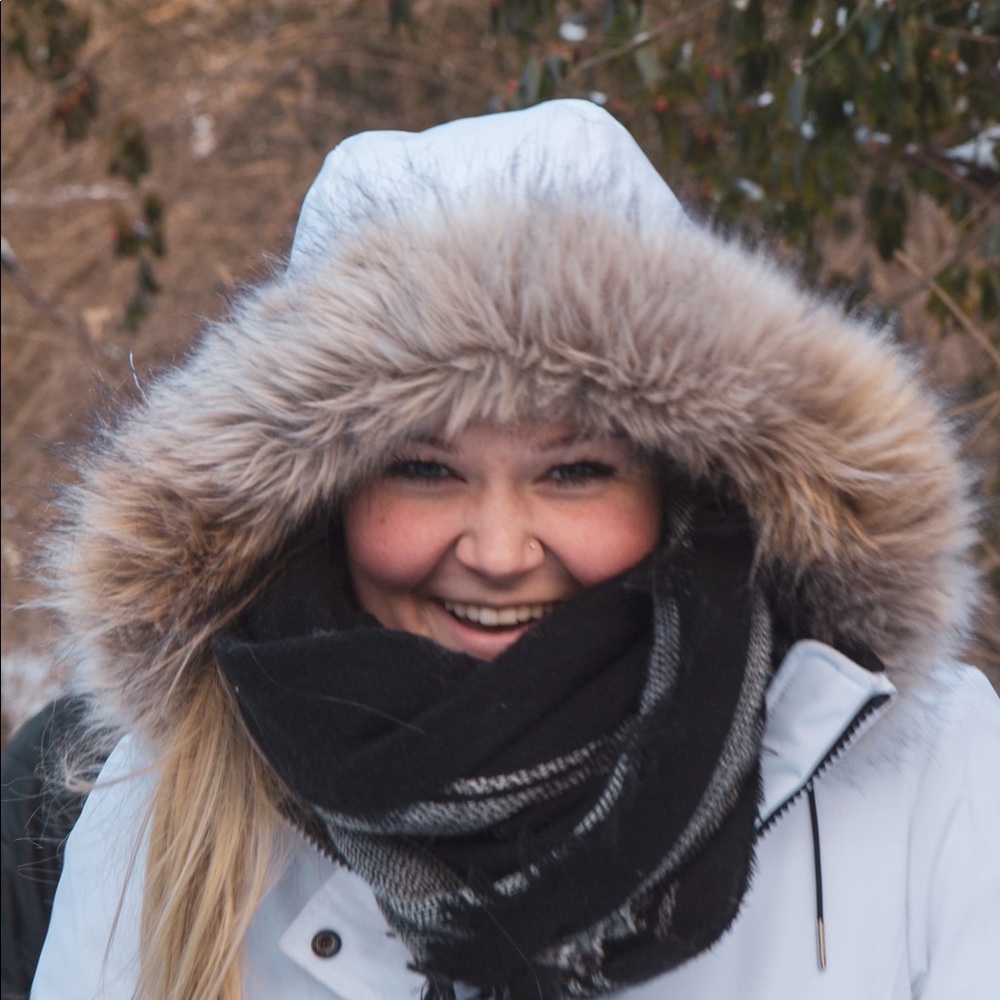 Meet your Posher, Mackenzi